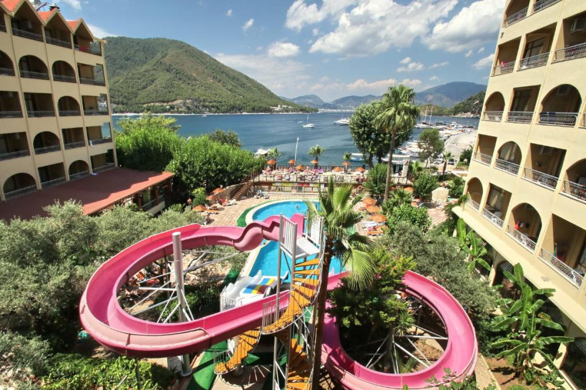 Hotel Golmar Beach