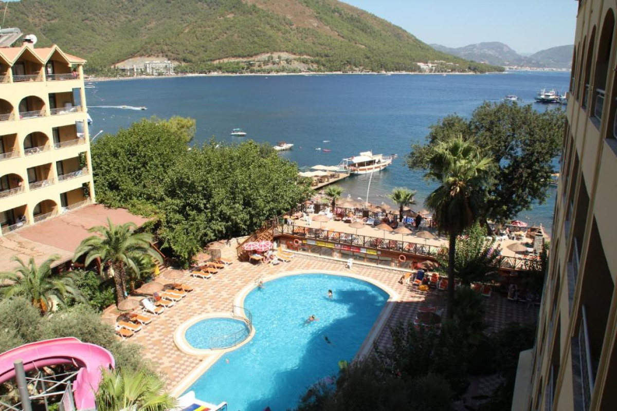 Hotel Golmar Beach