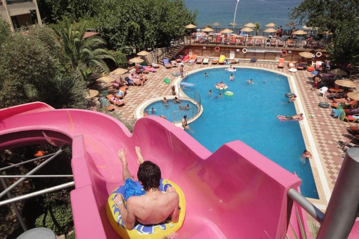 Hotel Golmar Beach