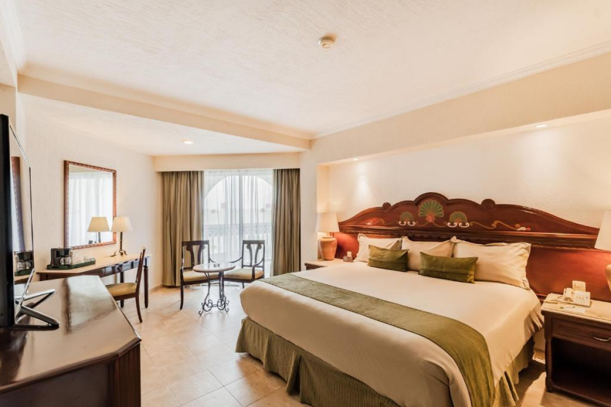 Gr Solaris Cancun