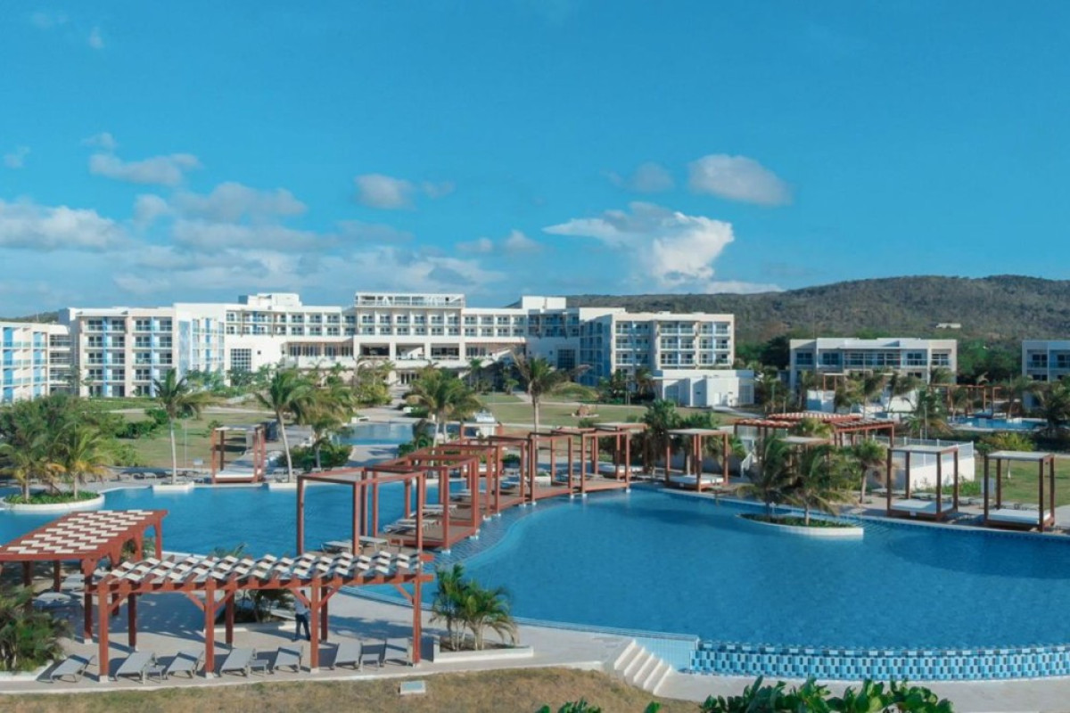 Gran Muthu Almirante Beach Hotel