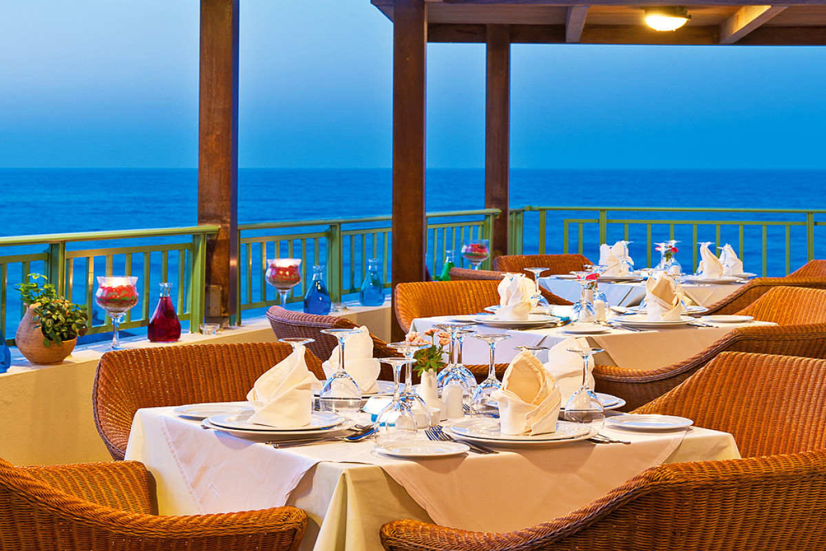 GIANNOULIS GRAND BAY BEACH RESORT (ADULTS ONLY)