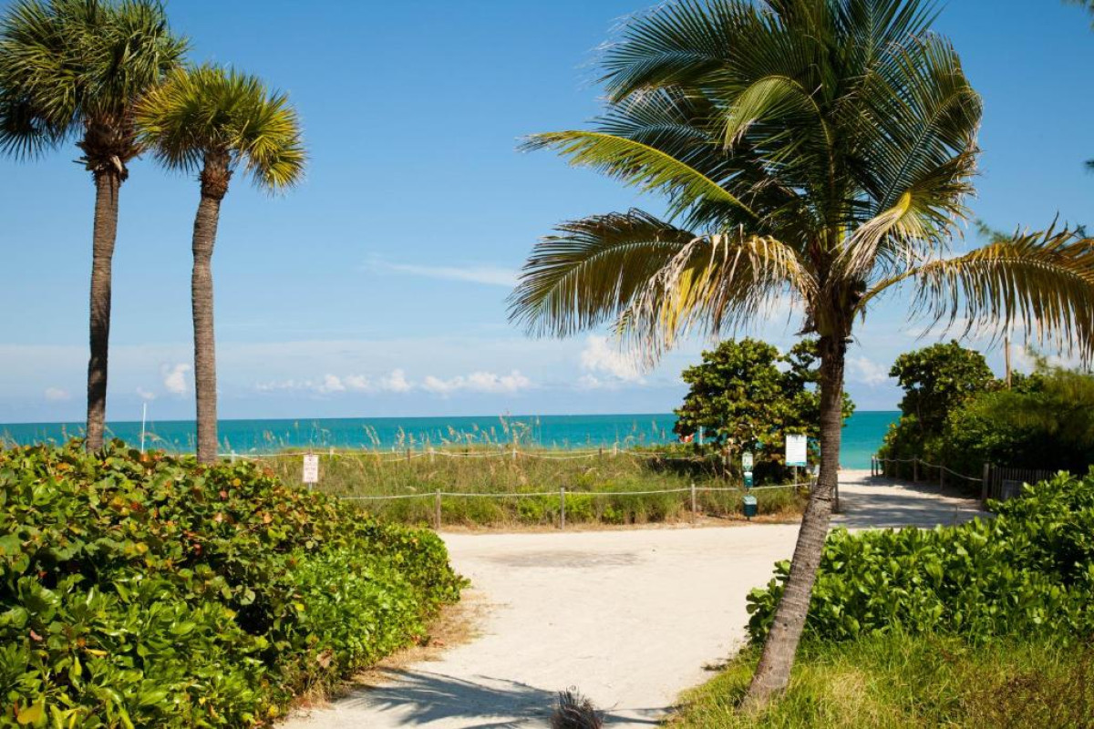 Grand Beach Hotel Surfside
