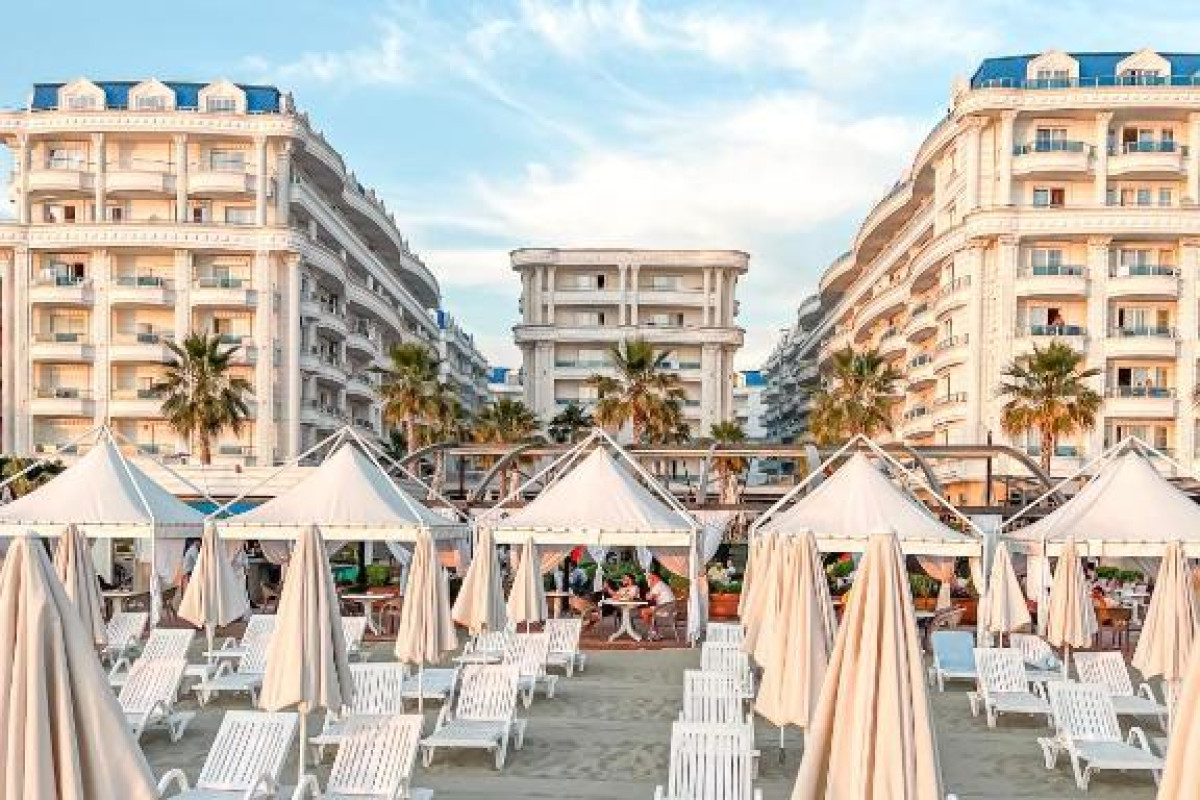 Grand Blue Fafa Resort & SPA