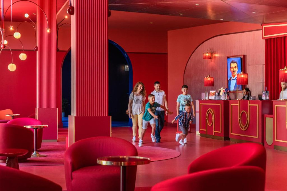 Grand Magic Hotel