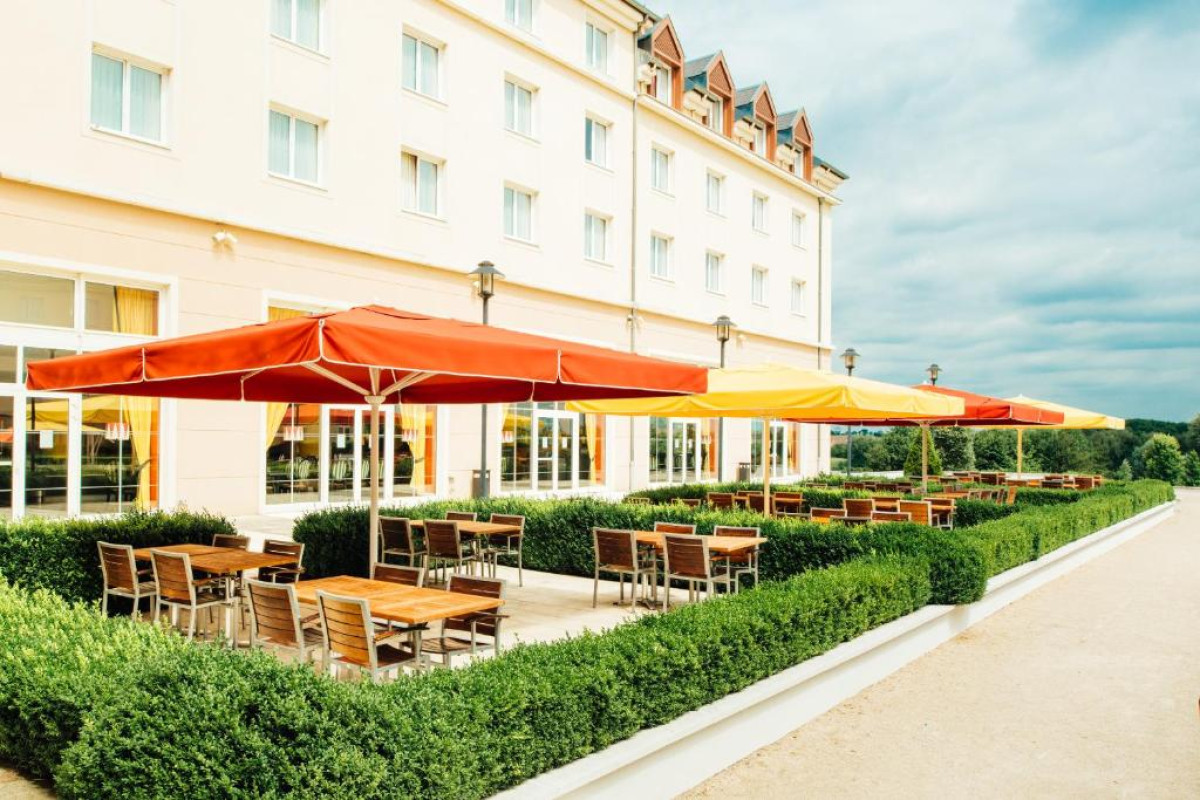Grand Magic Hotel