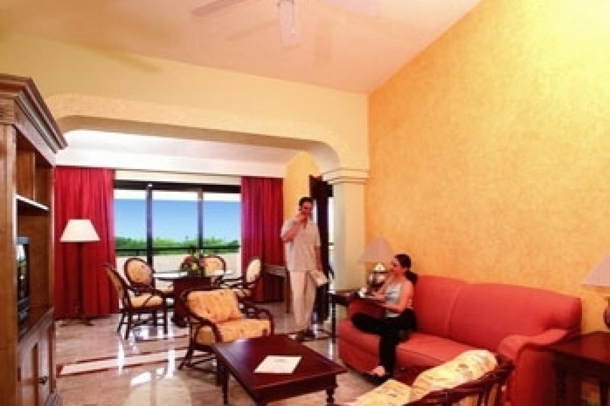 Grand Palladium Colonial Resort & Spa