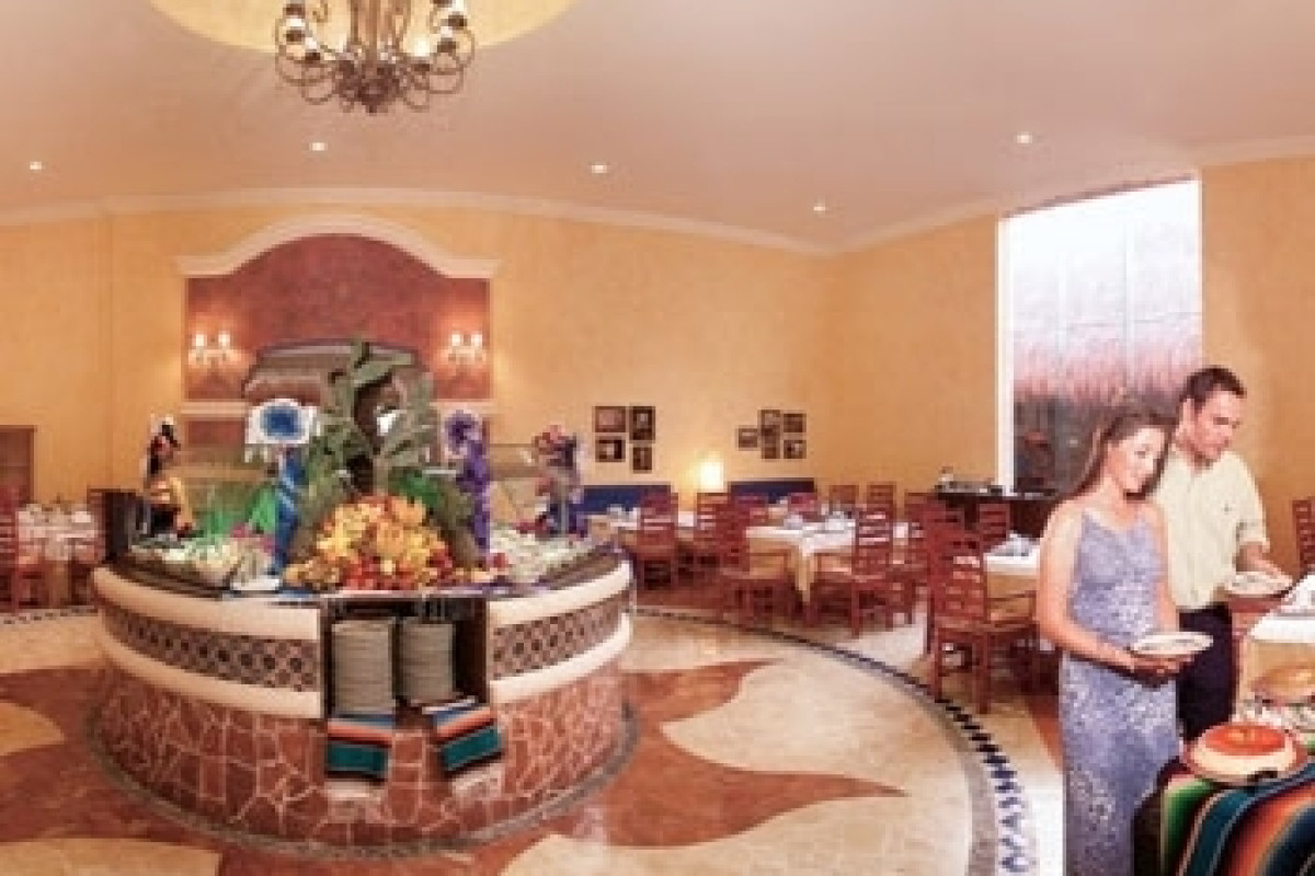 Grand Palladium Colonial Resort & Spa