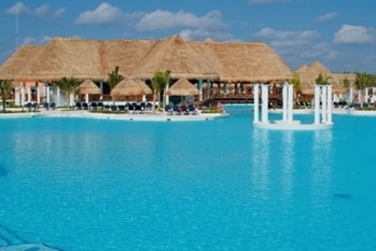 Grand Palladium Colonial Resort & Spa