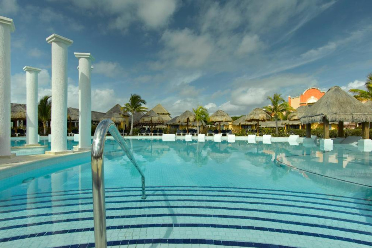 Grand Palladium Kantenah Resort & Spa