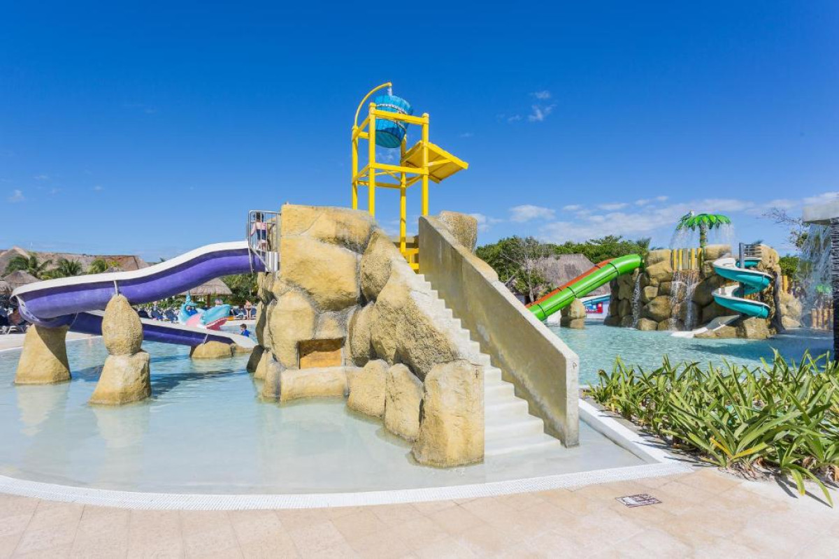 Grand Palladium Kantenah Resort & Spa