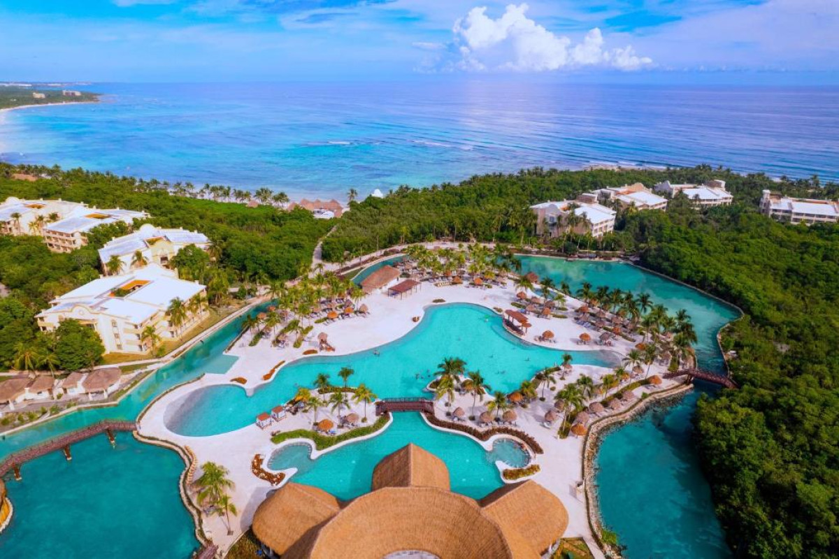 Grand Palladium Select White Sand Resort & Spa