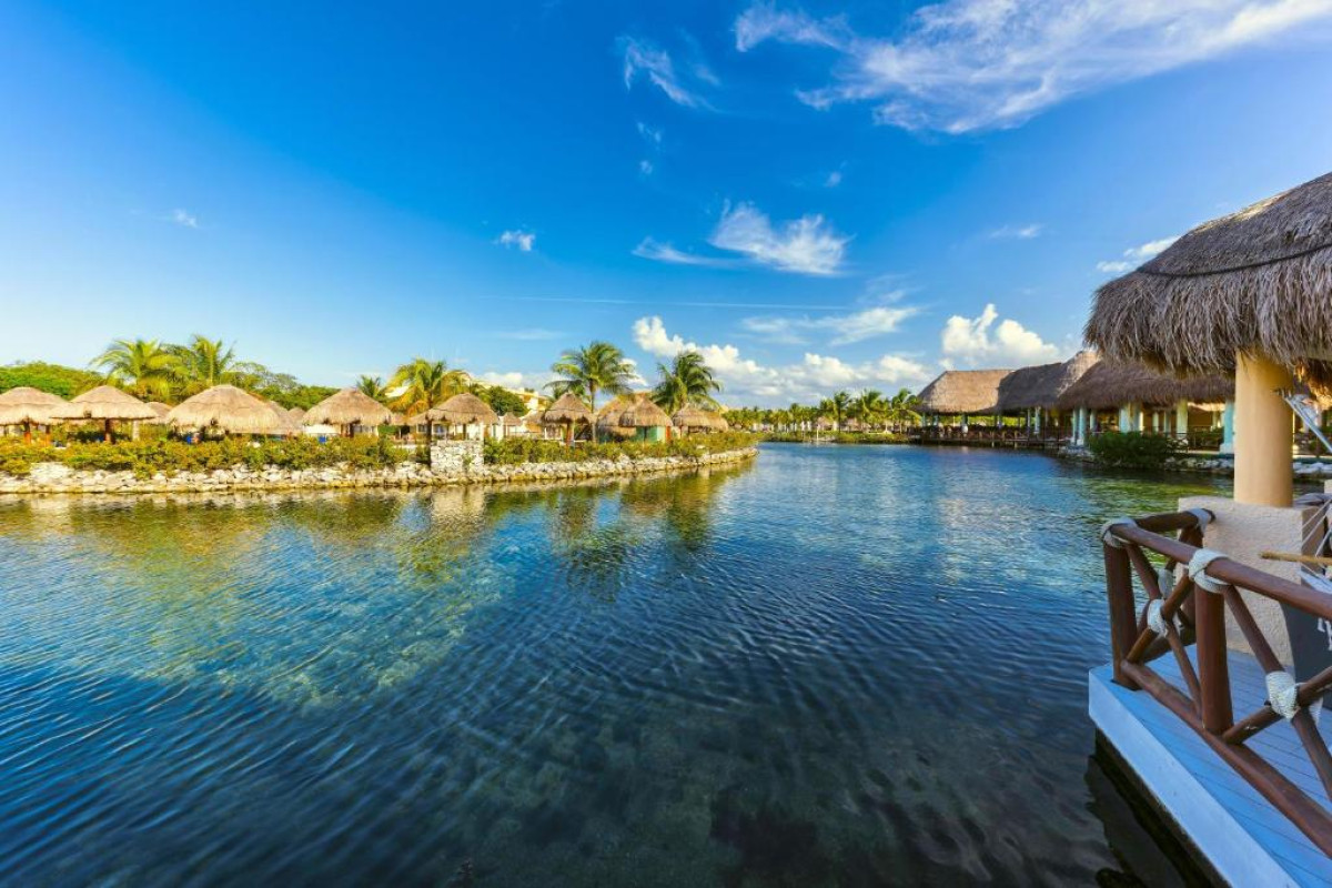 Grand Palladium Select White Sand Resort & Spa