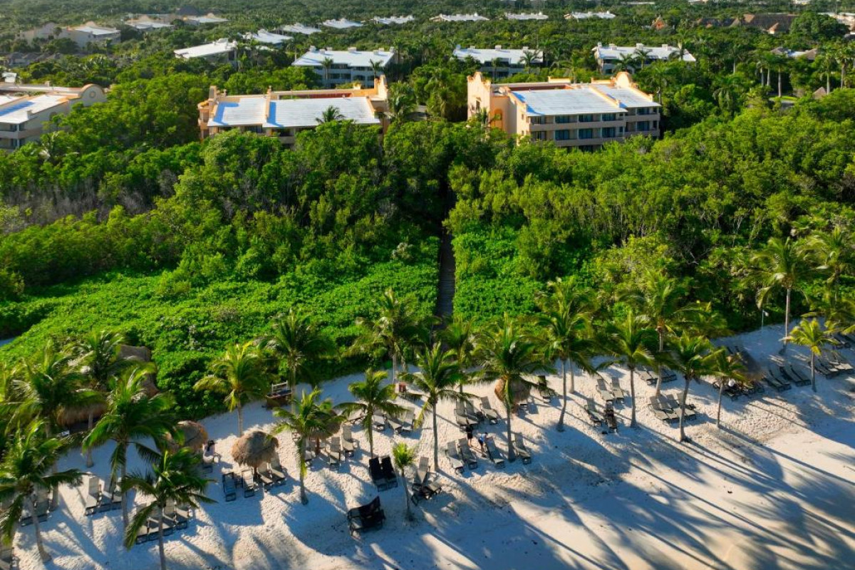 Grand Palladium Select White Sand Resort & Spa