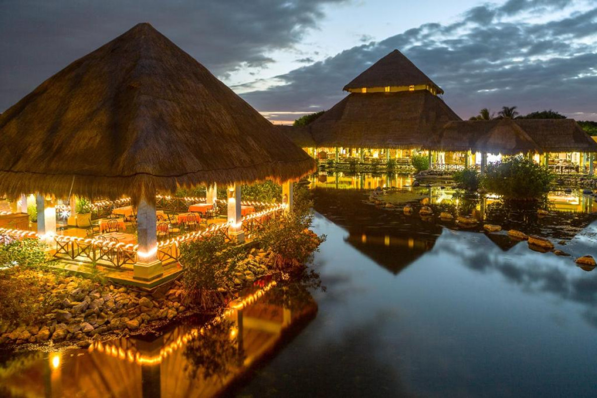 Grand Palladium Select White Sand Resort & Spa