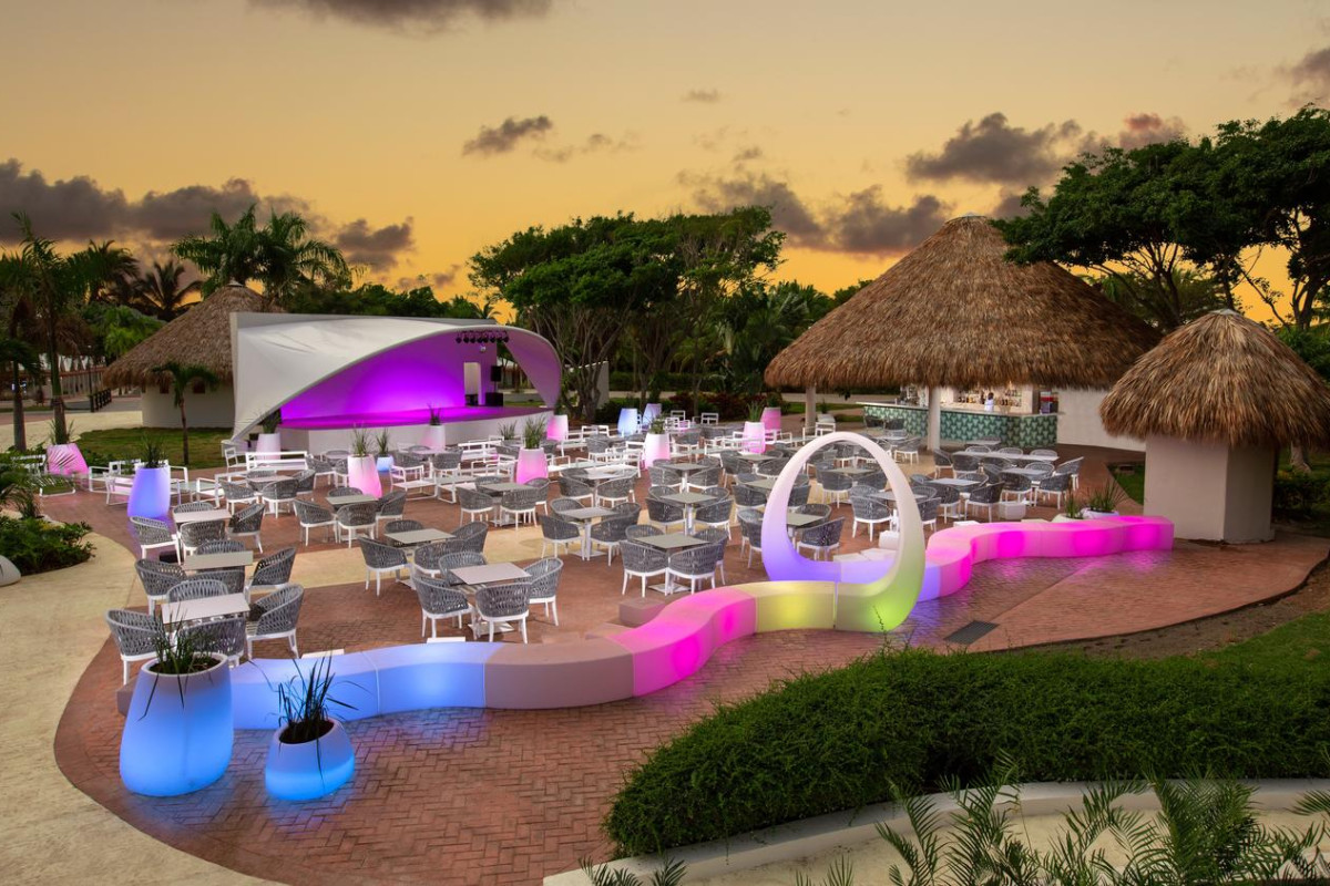 GRAND SIRENIS PUNTA CANA RESORT  AQUAGAMES