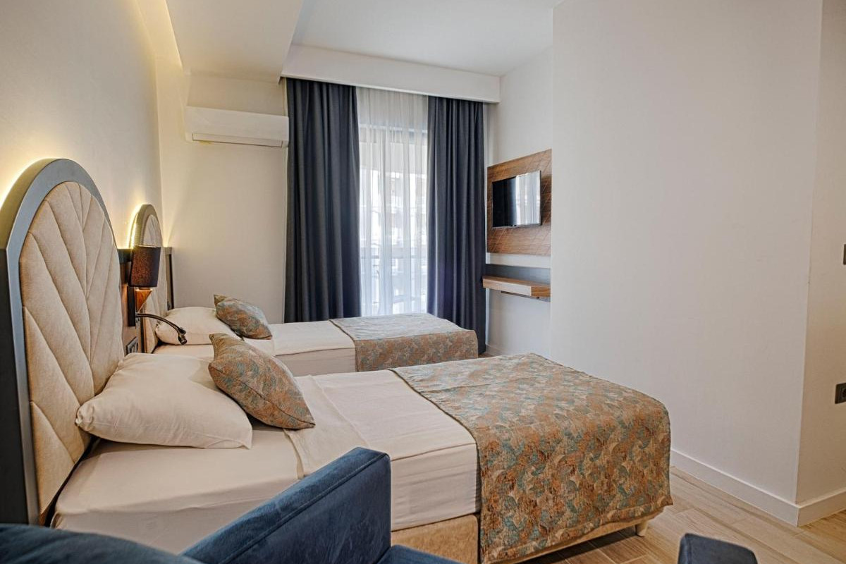 GRAND UYSAL BEACH & SPA HOTEL