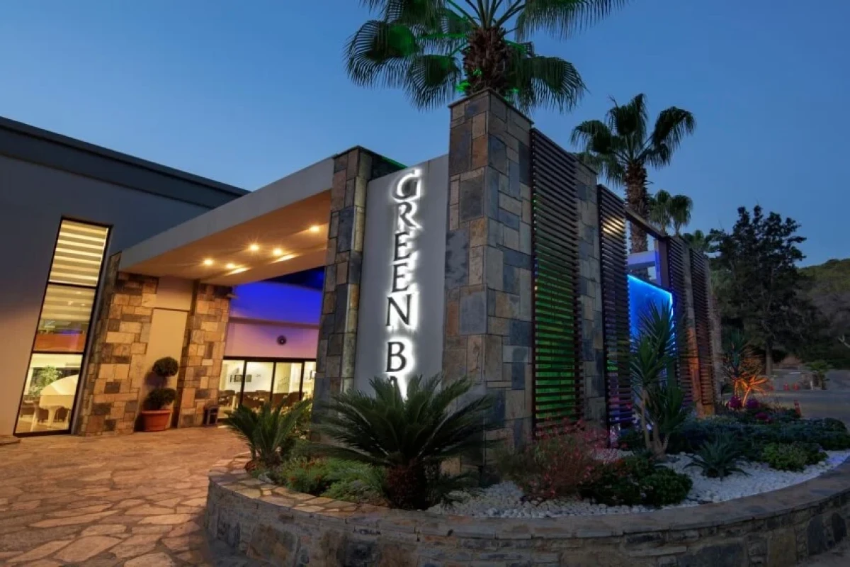 GREEN BAY RESORT