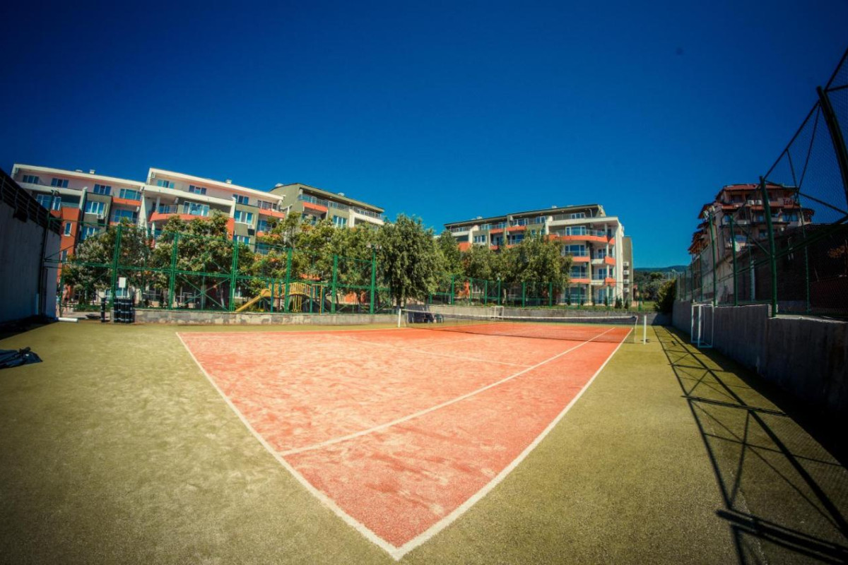 Green Fort Noks Apartments