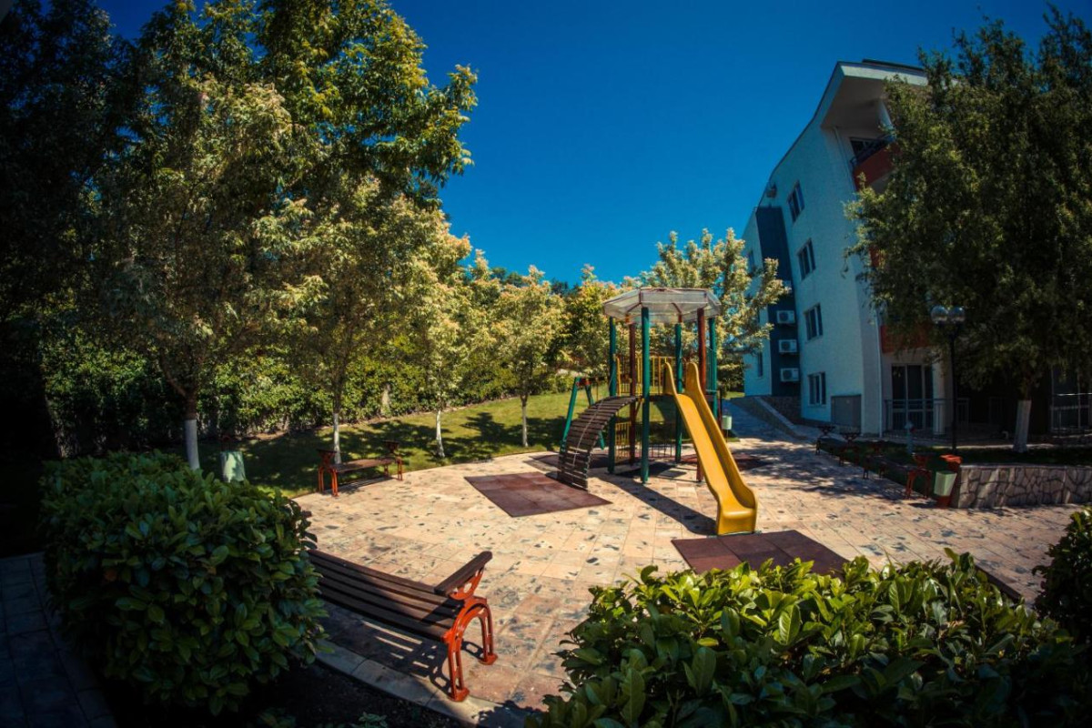 Green Fort Noks Apartments