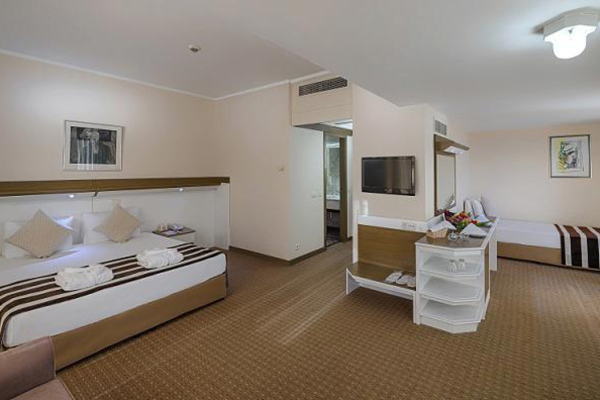 GREEN MAX HOTEL