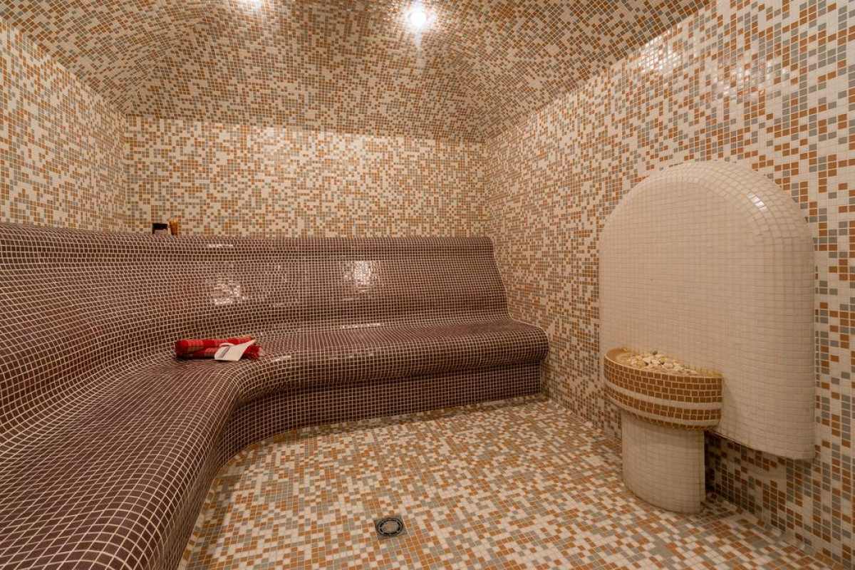 Green Wood Hotel & Spa