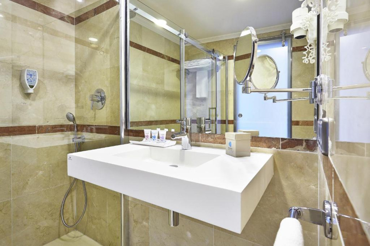 Grupotel Acapulco Playa - Adults Only
