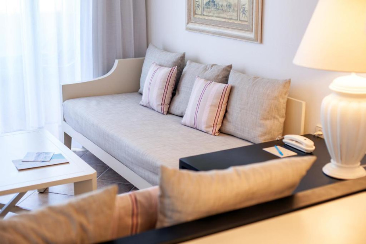 Grupotel Macarella Suites & Spa