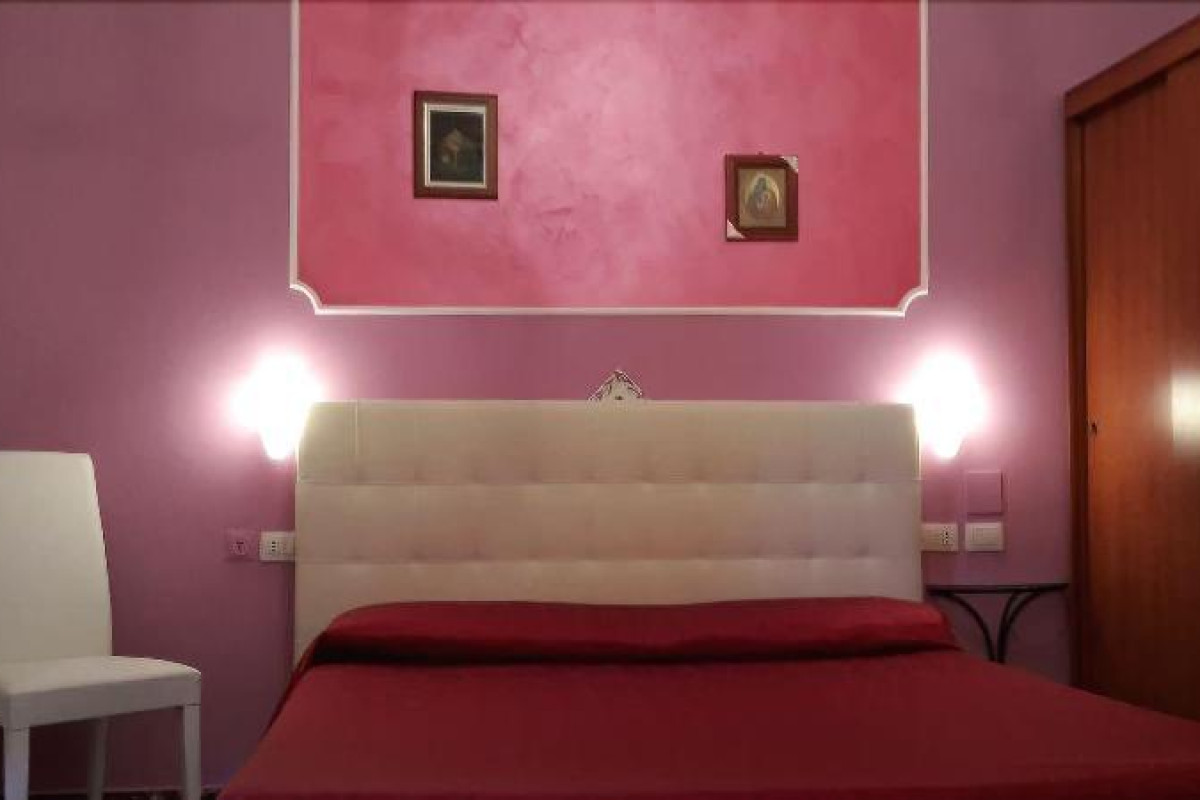 Gualtiero Camere E Suite