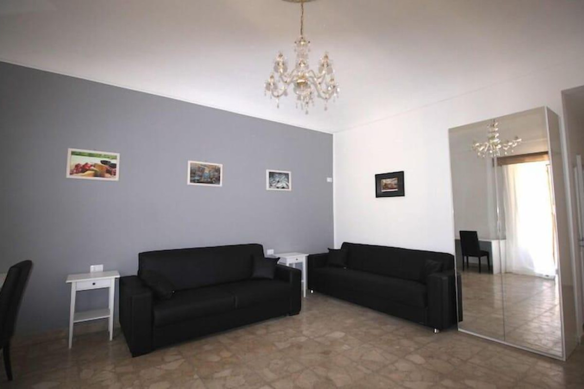 Gualtiero Camere E Suite