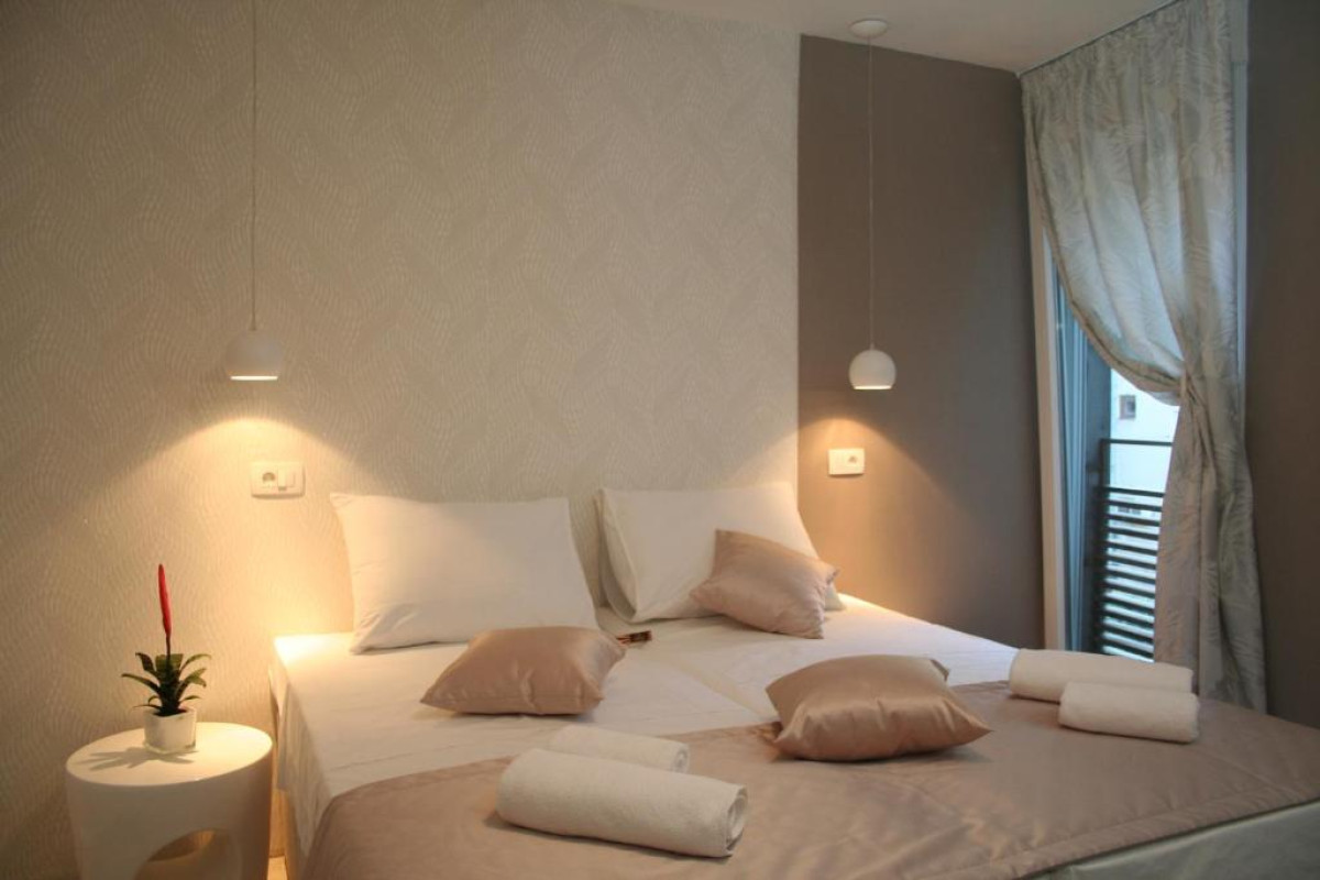GUEST HOUSE TEATRIN SPLIT