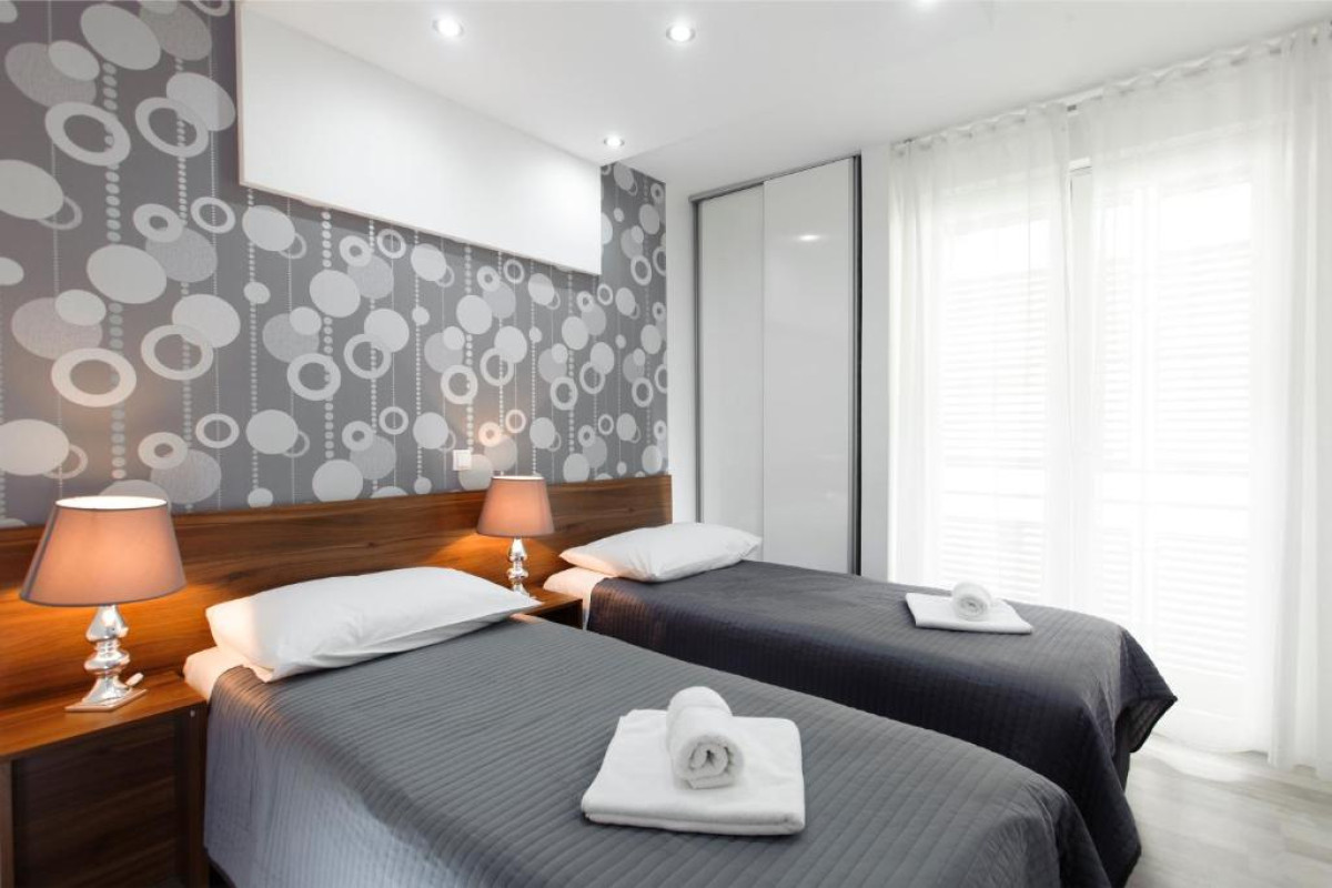 GUEST HOUSE TEATRIN SPLIT