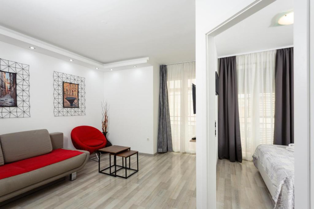 GUEST HOUSE TEATRIN SPLIT