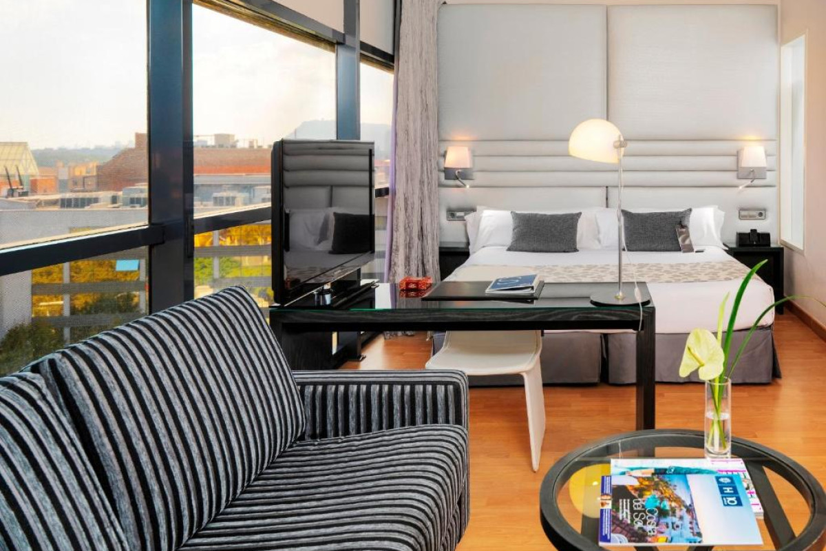 Hotel H10 Marina