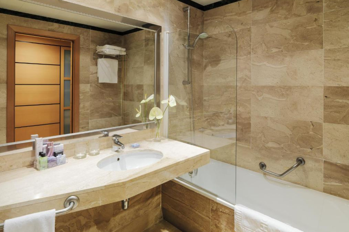 Hotel H10 Marina