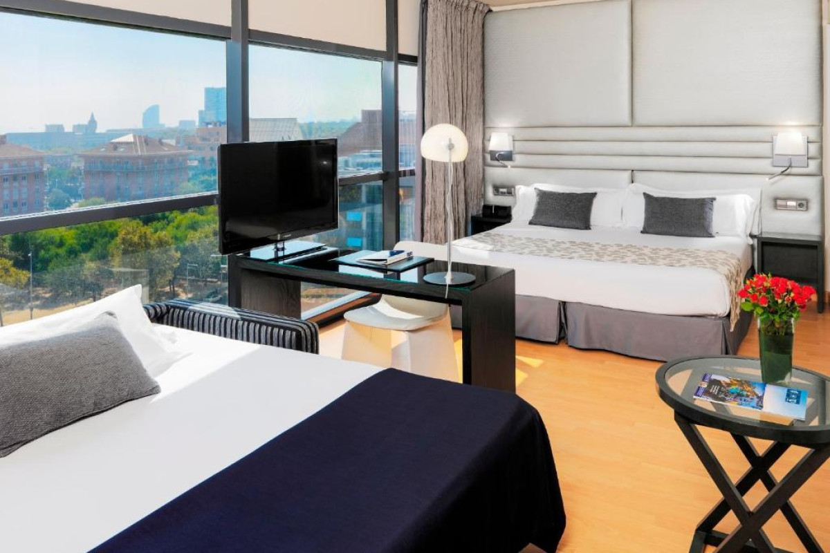 Hotel H10 Marina