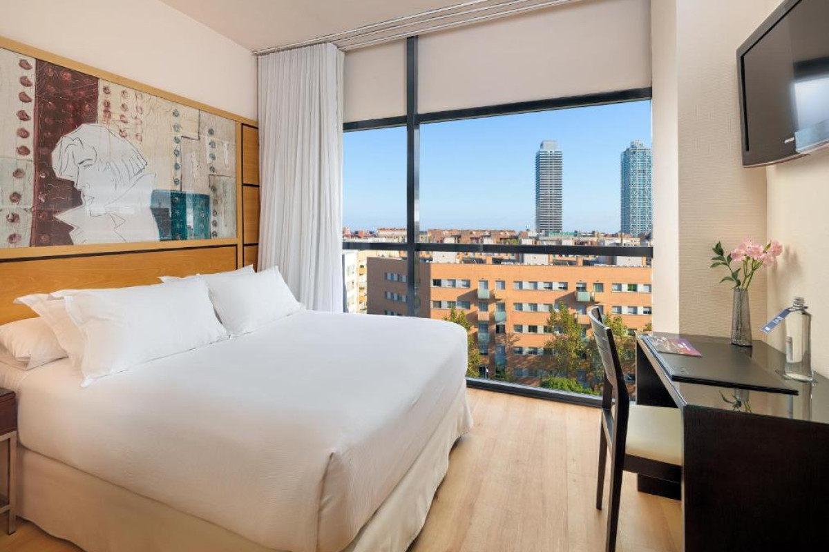 Hotel H10 Marina