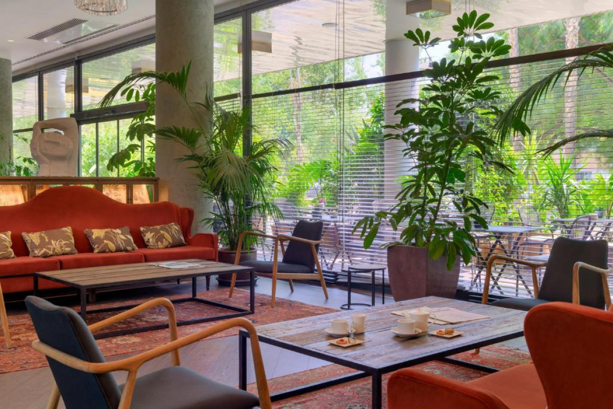 Hotel H10 Marina