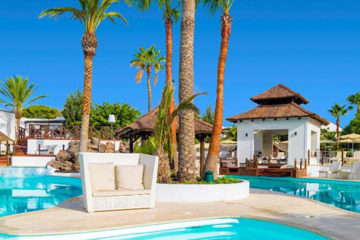 Hotel H10 White Suites
