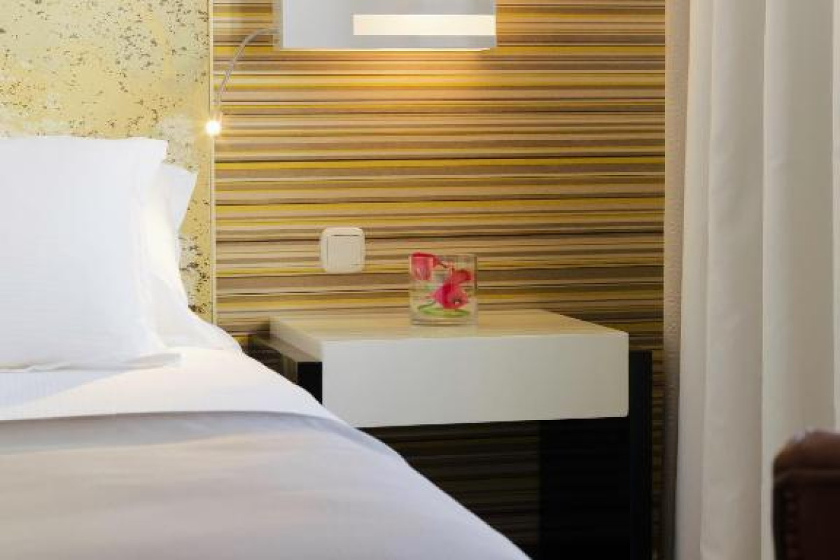 Hotel H10 White Suites