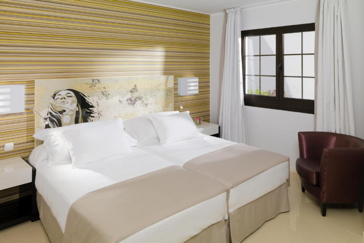 Hotel H10 White Suites