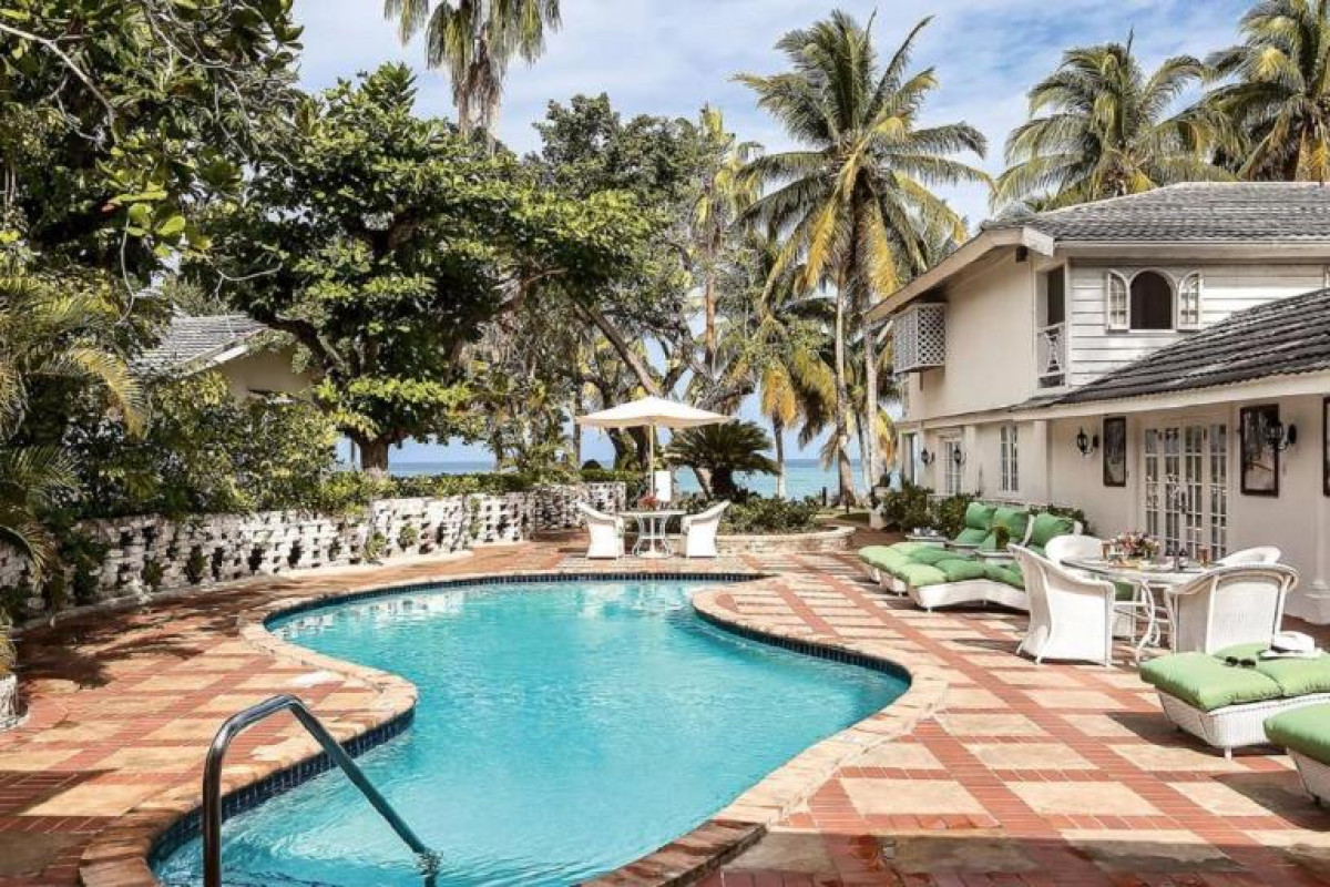 Half Moon Hotel