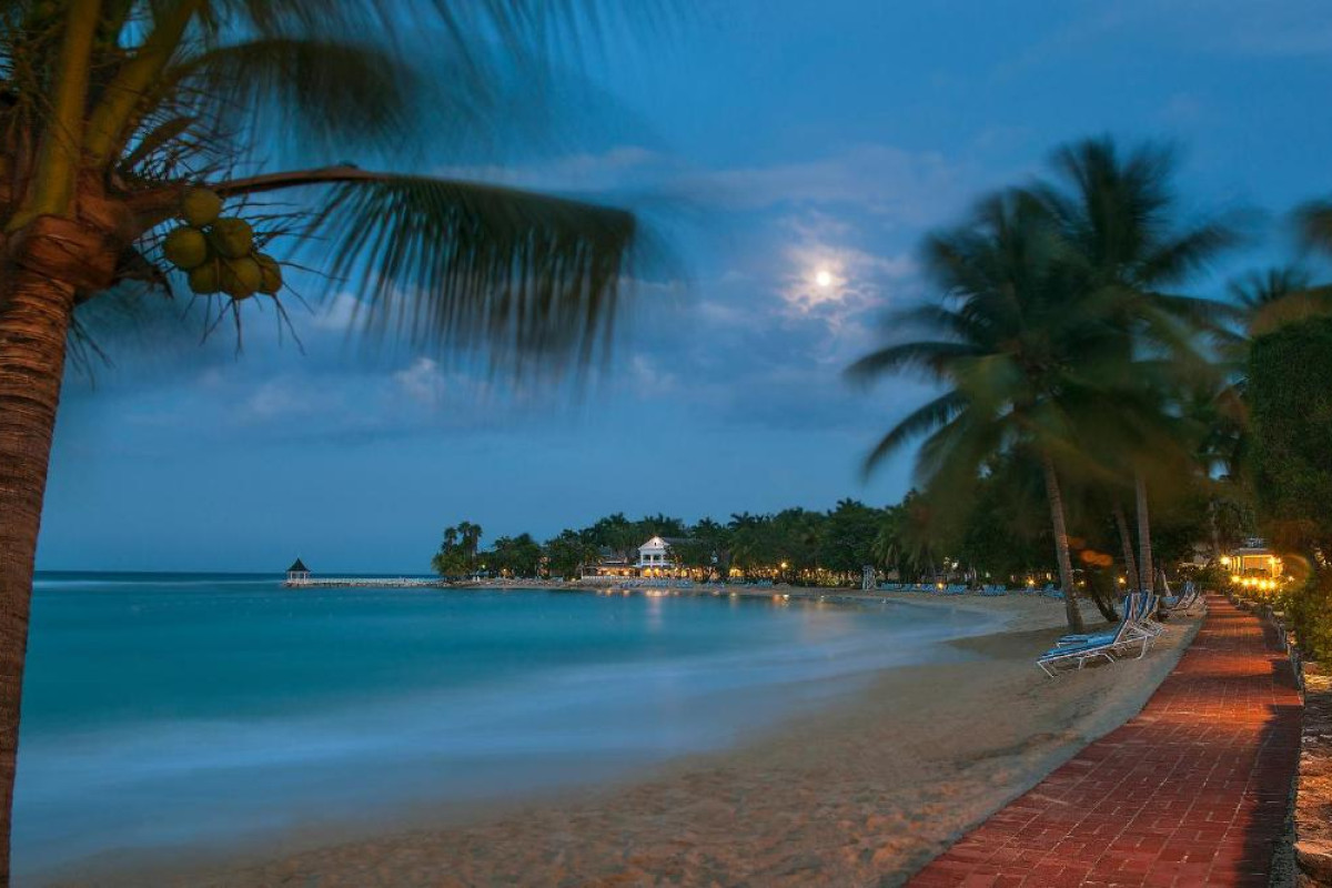 Half Moon Hotel