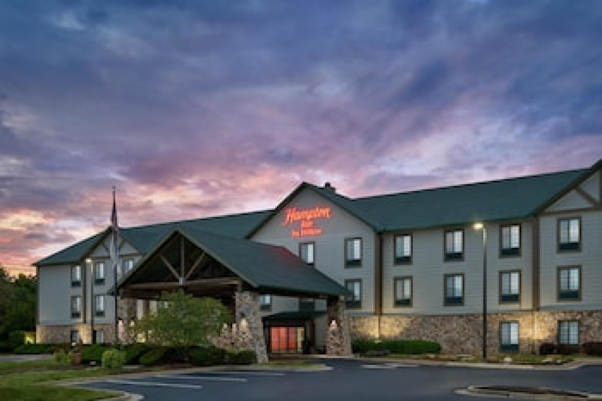 HAMPTON INN KANSAS CITY THE LEGENDS