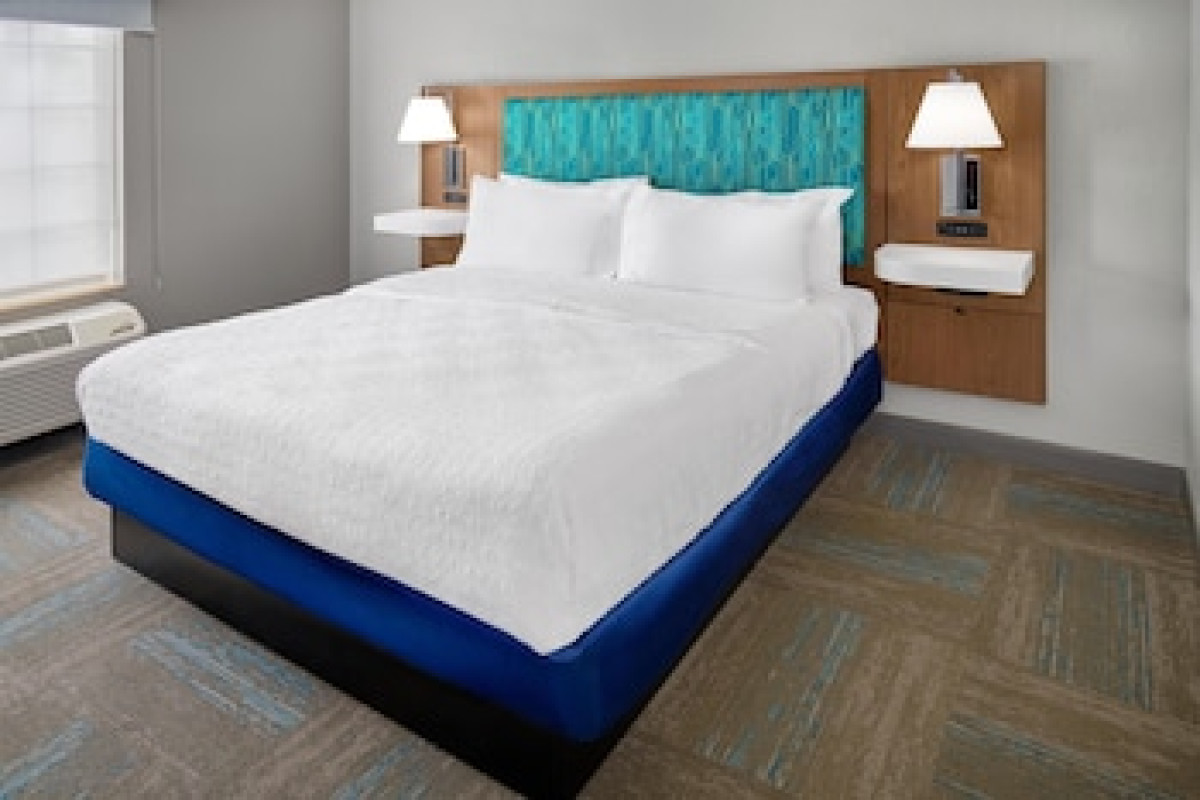HAMPTON INN KANSAS CITY THE LEGENDS
