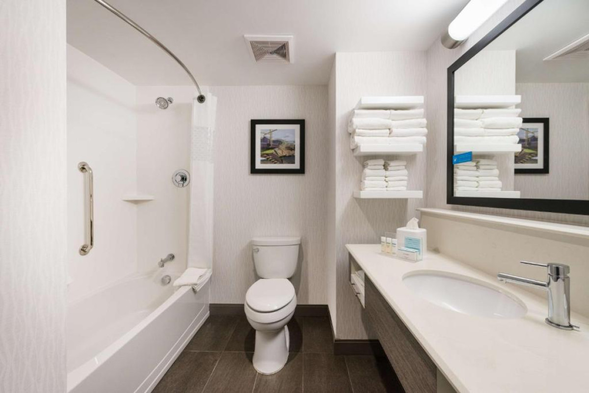 Hampton Inn & Suites Miami Wynwood Design District