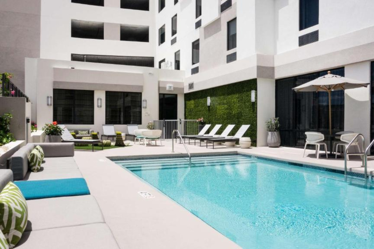 Hampton Inn & Suites Miami Wynwood Design District