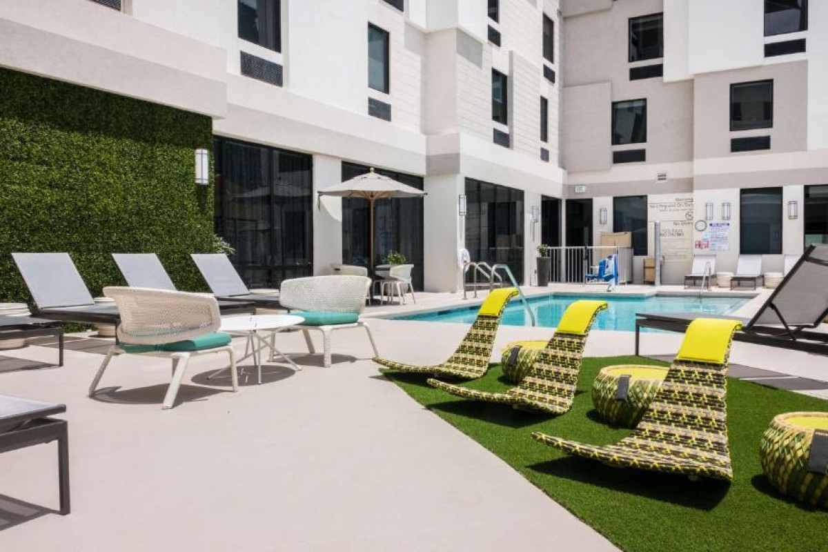 Hampton Inn & Suites Miami Wynwood Design District