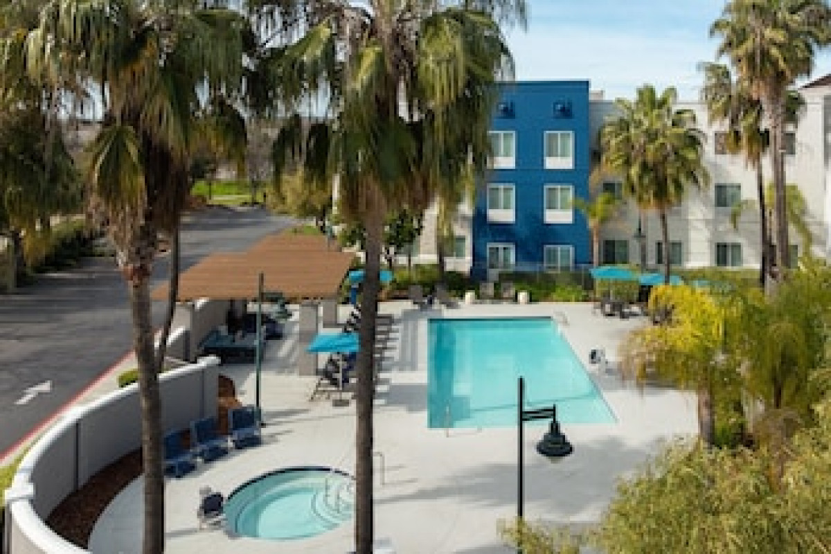 HAMPTON INN & SUITES SACRAMENTO-AIRPORT-NATOMAS
