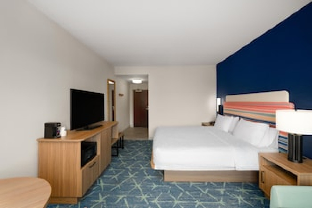 HAMPTON INN & SUITES SACRAMENTO-AIRPORT-NATOMAS
